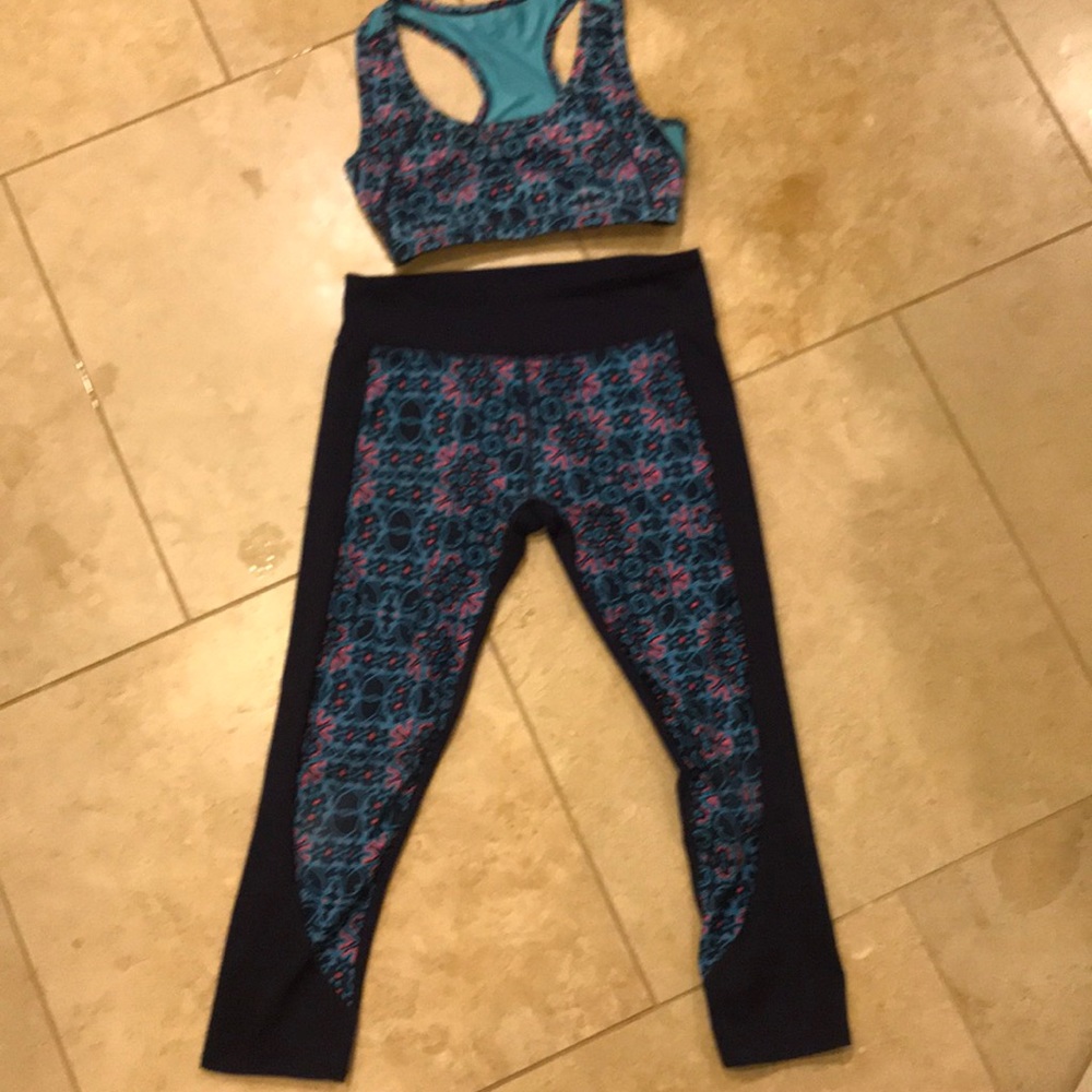 Fabletics bra and leggings bundle